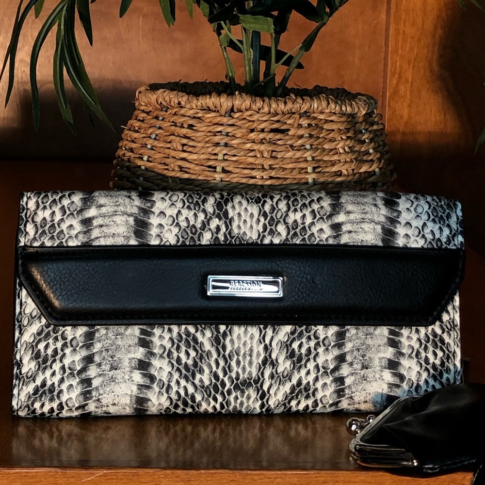 Kenneth Cole Reaction Snakeskin Wallet